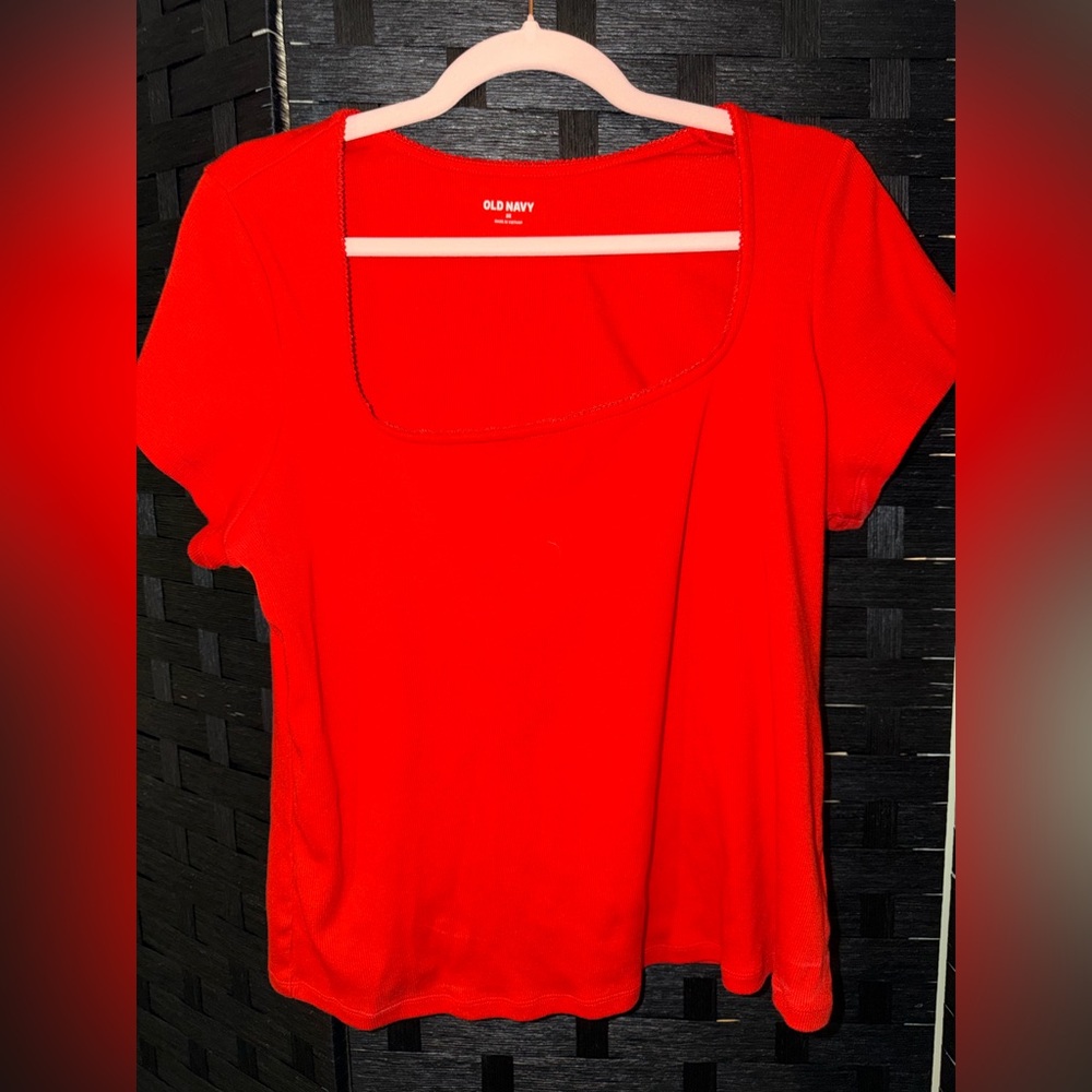 Old Navy Women's Scarlet Short Sleeve Tee